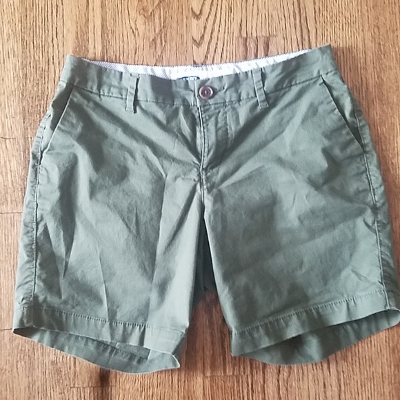 Old Navy Pants - Green everday shorts size 0